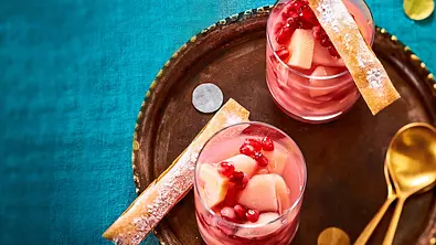 Winter-Sangria mit Granatapfel Rezept - Foto: LECKER @ Bauer Media Group