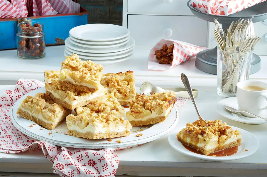 Winterapfel-Käsekuchen mit Karamellsoße Rezept