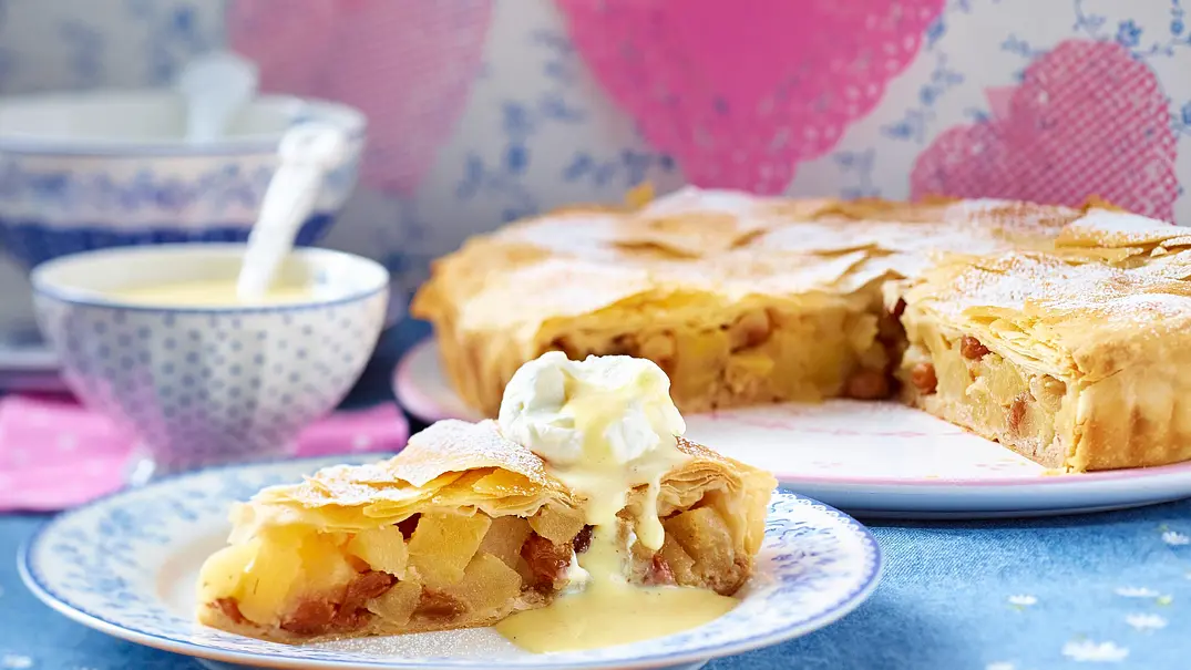 Winterapfel-Pie mit Vanillesoße Rezept - Foto: LECKER @ Bauer Media Group
