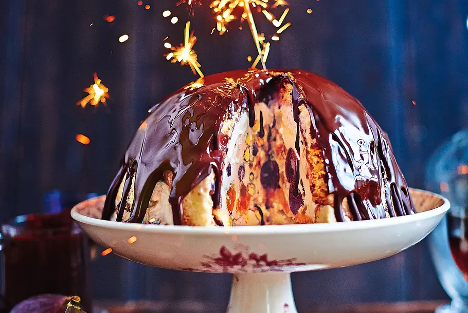 Winterliche Eisbombe mit Vin Santo Rezept Winterliche Eisbombe mit Vin Santo Rezept