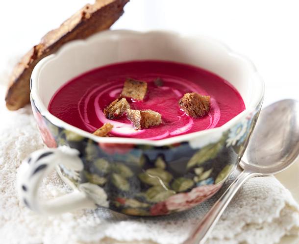 Winterliche Rote Bete-Suppe Rezept Winterliche Rote Bete-Suppe Rezept