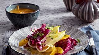 Winterlicher Blattsalat in Orangen-Vinaigrette Rezept - Foto: Stellmach, Peter
