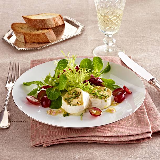 Winterlicher Salat mit überbackenem Ziegenkäse Rezept Winterlicher Salat mit überbackenem Ziegenkäse Rezept