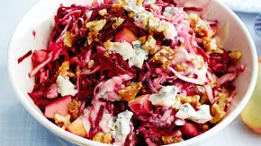 Winterlicher Weißkohlsalat mit Roter Bete Rezept - Foto: LECKER @ Bauer Media Group Winterlicher Weißkohlsalat mit Roter Bete Rezept - Foto: LECKER @ Bauer Media Group