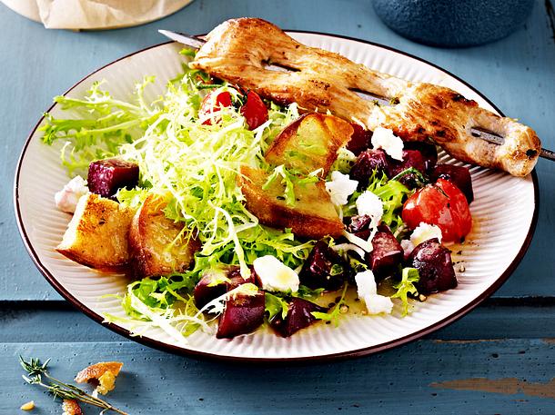 Wintersalat mit Hähnchen-Saté-Spießen Rezept