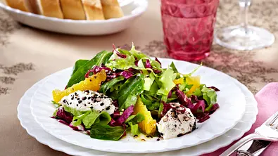 Wintersalat mit Käsenocken Rezept - Foto: LECKER @ Bauer Media Group