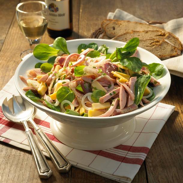 Winzersalat mit Wurst und Käse Rezept Winzersalat mit Wurst und Käse Rezept