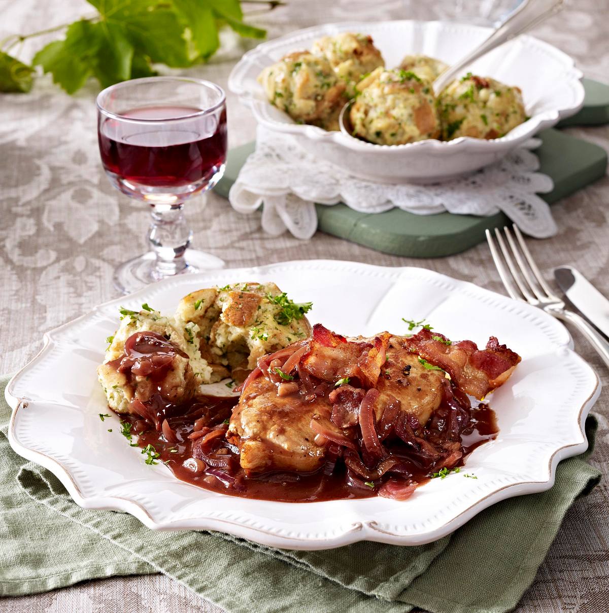 Winzersteak mit Semmelklößen (Leserrezept) Rezept