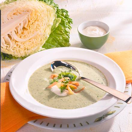 Wirsing-Creme-Suppe mit Räucherlachs Rezept Wirsing-Creme-Suppe mit Räucherlachs Rezept
