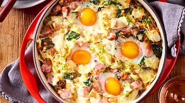 Wirsing-Kasseler-Shakshuka Rezept - Foto: LECKER @ Bauer Media Group Wirsing-Kasseler-Shakshuka Rezept - Foto: LECKER @ Bauer Media Group