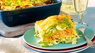 Wirsing-Lachs-Lasagne Rezept - Foto: LECKER @ Bauer Media Group Wirsing-Lachs-Lasagne Rezept - Foto: LECKER @ Bauer Media Group