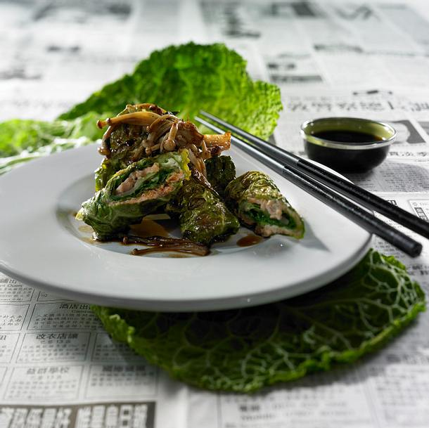 Wirsing-Lachs-Päckchen mit Wasabicreme Rezept
