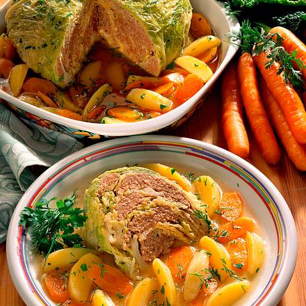 Wirsingkohl mit Hackfüllung Rezept Wirsingkohl mit Hackfüllung Rezept