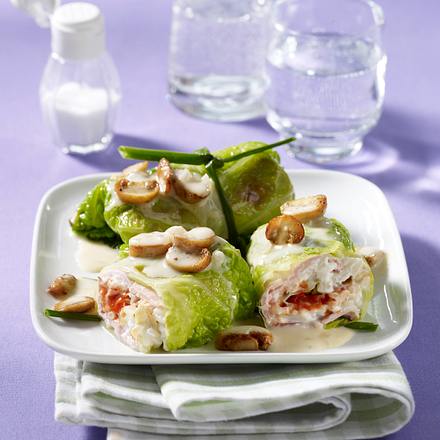 Wirsingpäckchen mit Reis-Kasseler-Füllung Rezept Wirsingpäckchen mit Reis-Kasseler-Füllung Rezept