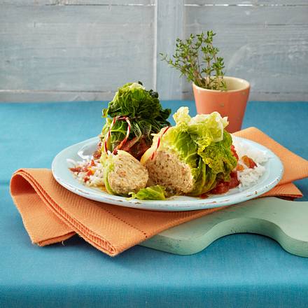 Wirsingpäckchen mit Tomatensoße Rezept Wirsingpäckchen mit Tomatensoße Rezept