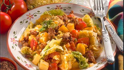 Wirsingpfanne Rezept - Foto: House of Food / Bauer Food Experts KG