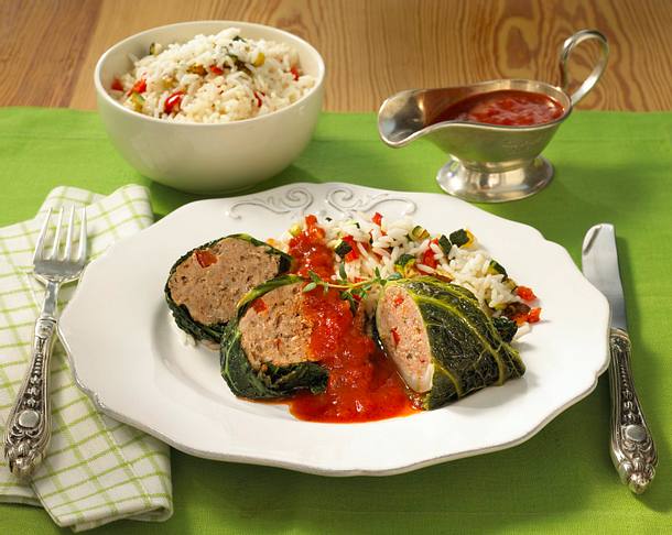 Wirsingröllchen mit Paprika-Hack-Füllung Rezept Wirsingröllchen mit Paprika-Hack-Füllung Rezept