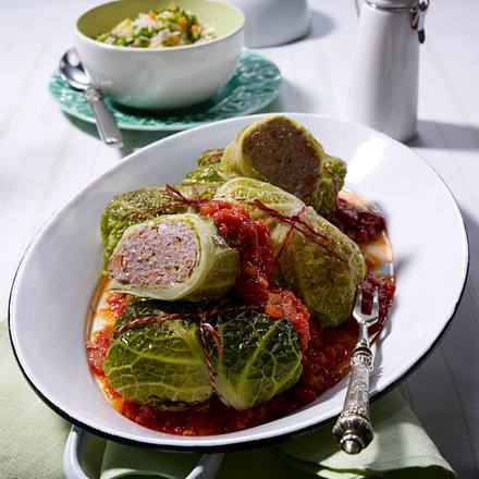 Wirsingrouladen mit Tomatensoße Rezept