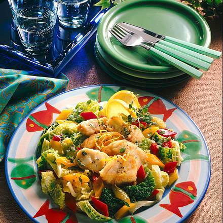Wirsingsalat mit Fischstreifen Rezept