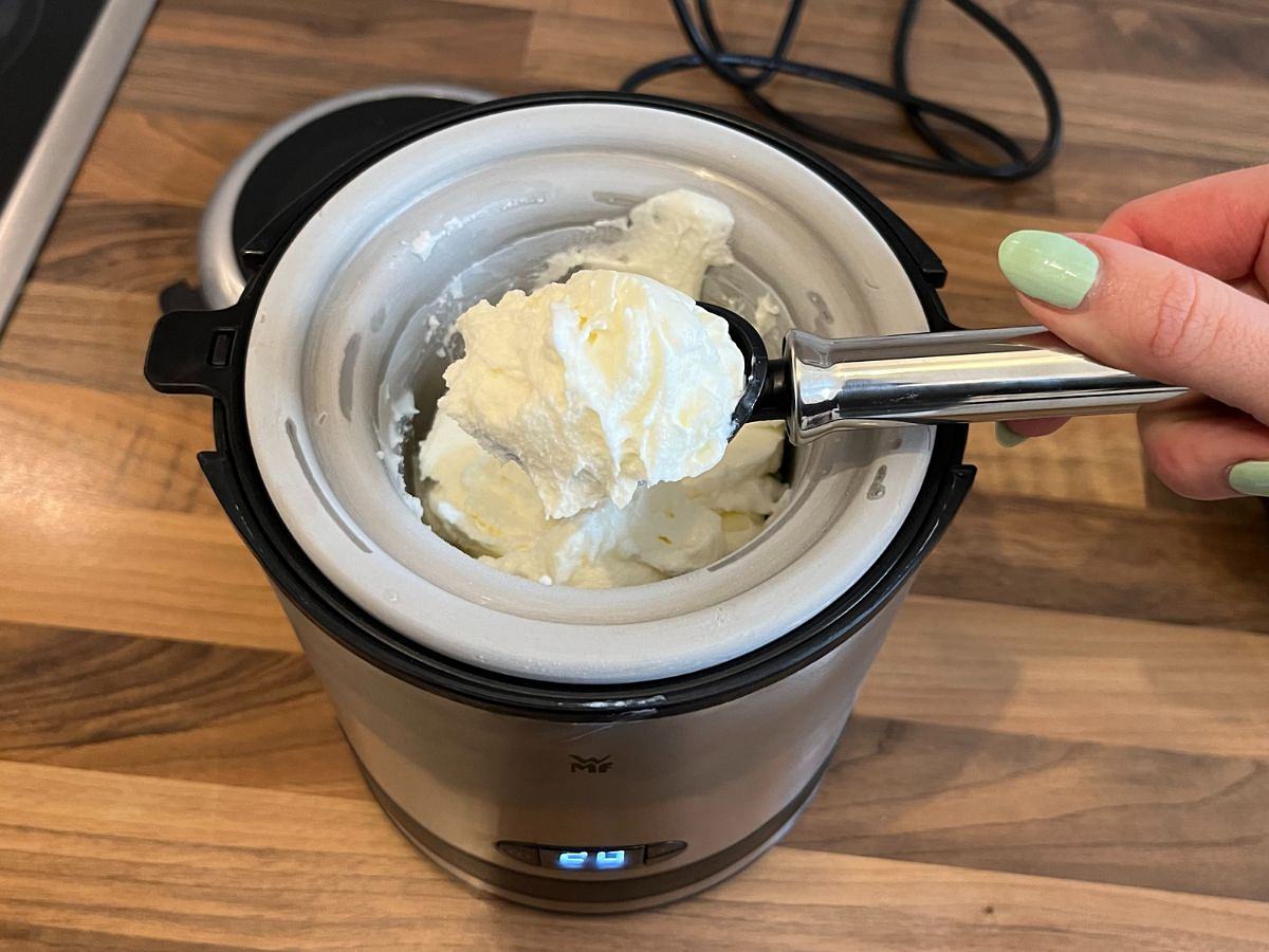 WMF Küchenminis Eismaschine 3-in-1 Ergebnis Frozen Joghurt Test