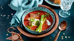 Wodkatomatensuppe mit Knusperstern Rezept - Foto: LECKER @ Bauer Media Group Wodkatomatensuppe mit Knusperstern Rezept - Foto: LECKER @ Bauer Media Group