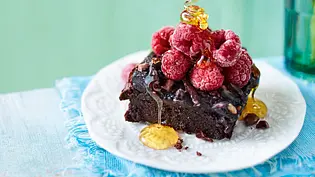 Wohlverdiente Brownie-Belohnung mit Avocado, Kakaonibs und Ingwer Rezept - Foto: LECKER @ Bauer Media Group Wohlverdiente Brownie-Belohnung mit Avocado, Kakaonibs und Ingwer Rezept - Foto: LECKER @ Bauer Media Group