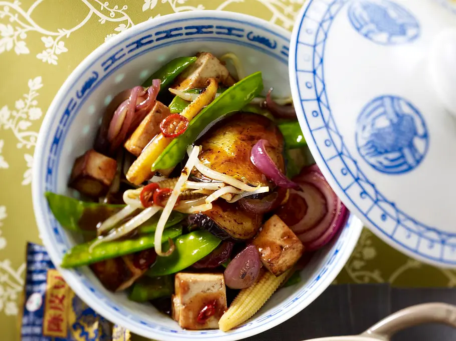 Wok-Gemüse mit Tofu Rezept Wok-Gemüse mit Tofu Rezept