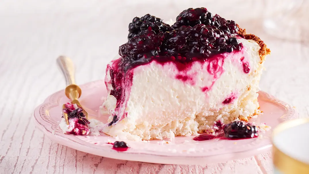 Wonder Cream Pie mit bezauberndem Brombeer-Topping Rezept - Foto: LECKER @ Bauer Media Group Wonder Cream Pie mit bezauberndem Brombeer-Topping Rezept - Foto: LECKER @ Bauer Media Group