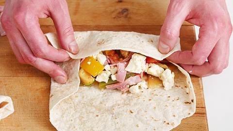 Wraps falten - Foto: House of Food / Bauer Food Experts KG