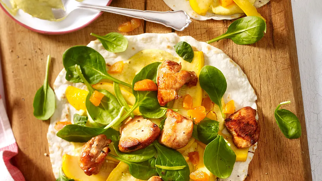 Wraps mit Hähnchen und Aprikose Rezept - Foto: LECKER @ Bauer Media Group Wraps mit Hähnchen und Aprikose Rezept - Foto: LECKER @ Bauer Media Group