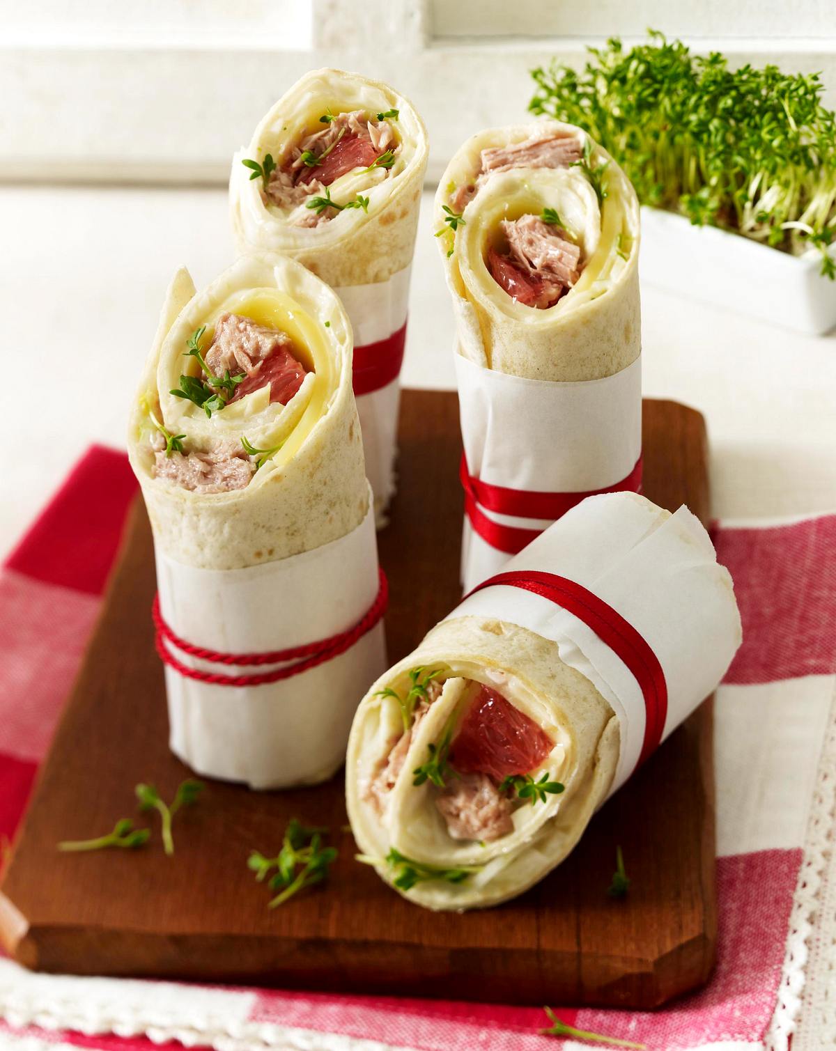 Wraps mit Thunfisch, Grapefruit, Emmentaler, Fenchel und Kresse Rezept