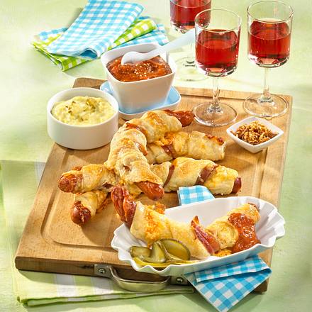 Würstchen im Schlafrock Rezept