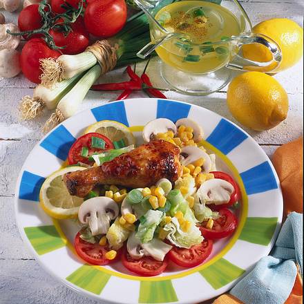 Würzige Hähnchenkeule auf Salat Rezept