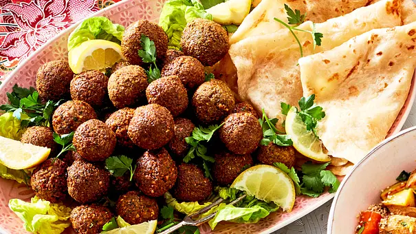 Würzige Kräuter-Falafel Rezept - Foto: LECKER @ Bauer Media Group