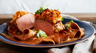 Wundersame Möhrenkruste auf saftigen Medaillons Rezept - Foto: LECKER @ Bauer Media Group