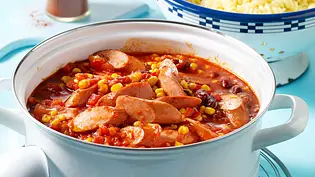 Würstchen-Chili mit Spiralnudeln Rezept - Foto: LECKER @ Bauer Media Group Würstchen-Chili mit Spiralnudeln Rezept - Foto: LECKER @ Bauer Media Group