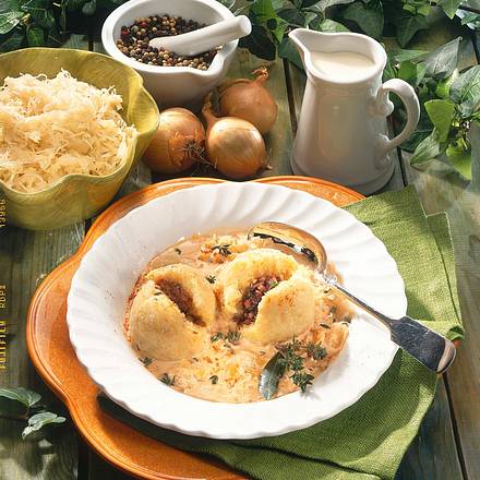 Wurstknödel auf Sauerkraut Rezept Wurstknödel auf Sauerkraut Rezept