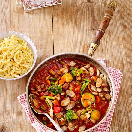 Wurstpfanne mit Spätzle Rezept Wurstpfanne mit Spätzle Rezept