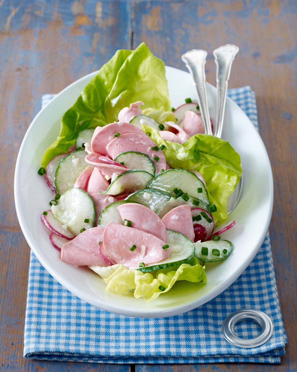 Wurstsalat mit Gurken und Radieschen Rezept