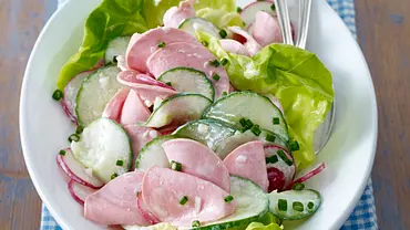 Wurstsalat mit Gurken und Radieschen Rezept - Foto: LECKER @ Bauer Media Group Wurstsalat mit Gurken und Radieschen Rezept - Foto: LECKER @ Bauer Media Group