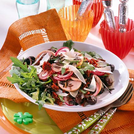 Wurstsalat mit Wildreis & Oliven Rezept Wurstsalat mit Wildreis & Oliven Rezept