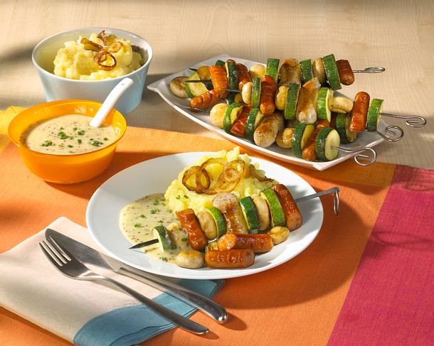 Wurstspieße mit Pilzen und Zucchini Rezept