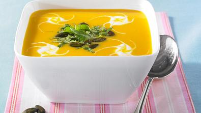 Würzige Kürbissuppe Rezept - Foto: LECKER @ Bauer Media Group