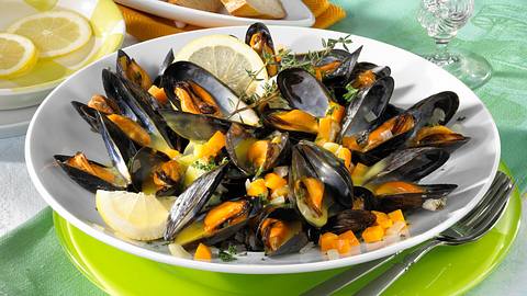 Würziger Muscheltopf Rezept - Foto: House of Food / Bauer Food Experts KG