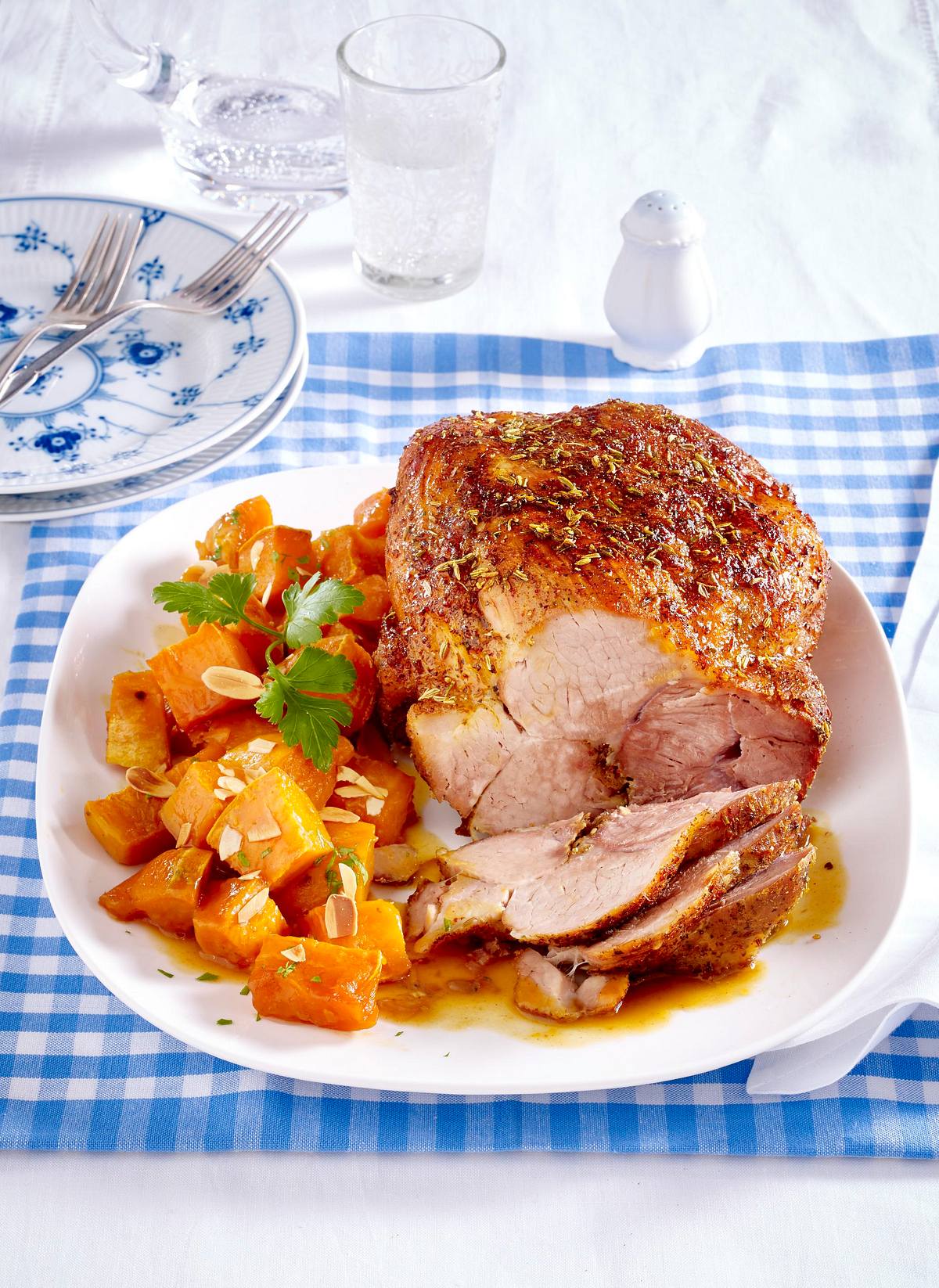 Würziger Schweinebraten auf Süßkartoffeln Rezept