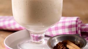 Würziges Chai-Lassi mit Tee und Joghurt Rezept - Foto: House of Food / Bauer Food Experts KG