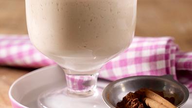 Würziges Chai-Lassi mit Tee und Joghurt Rezept - Foto: LECKER @ Bauer Media Group