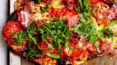 XL-Pizza Parma auf Fladenbrot - Foto: LECKER @ Bauer Media Group