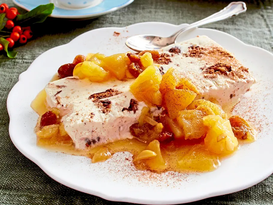 Xmas-Parfait mit Apfelkompott Rezept