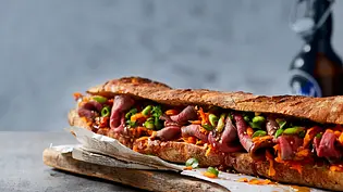 XXL-Sandwich mit Roastbeef Rezept - Foto: LECKER @ Bauer Media Group XXL-Sandwich mit Roastbeef Rezept - Foto: LECKER @ Bauer Media Group